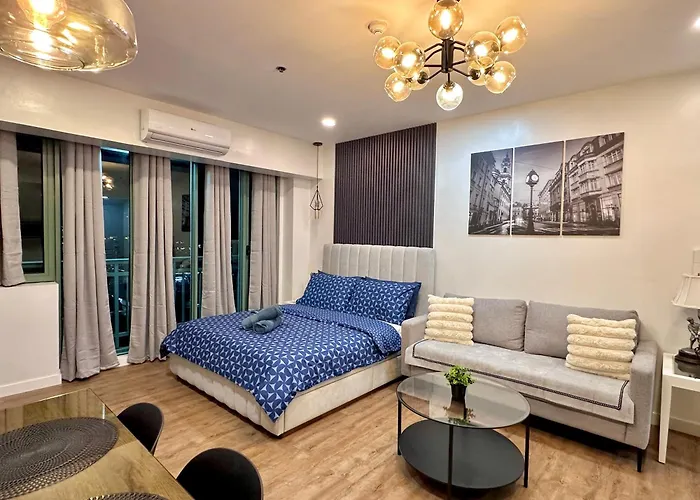 Aparthotel Spacious Staycation In Soho Mandaluyong Across Shangri-la Mall 4*