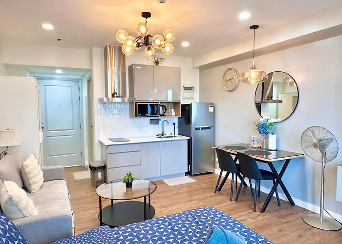Spacious Staycation In Soho Mandaluyong Across Shangri-la Mall Aparthotel