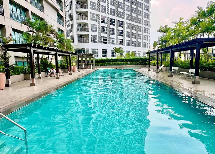 Aparthotel Spacious Staycation In Soho Mandaluyong Across Shangri-la Mall 4*