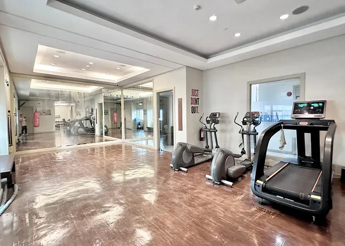Aparthotel Spacious Staycation In Soho Mandaluyong Across Shangri-la Mall Manila